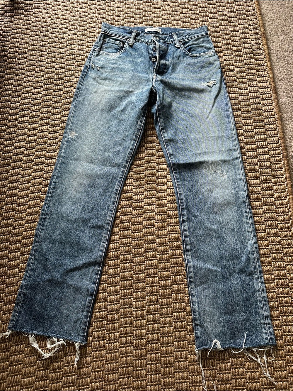 Moussy Vintage Women’s Size 26 Medium Wash Straight Leg Raw Hem Distressed Jeans